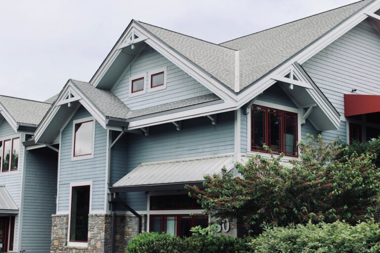 Choosing the Right Roof for Cape Cod Homes