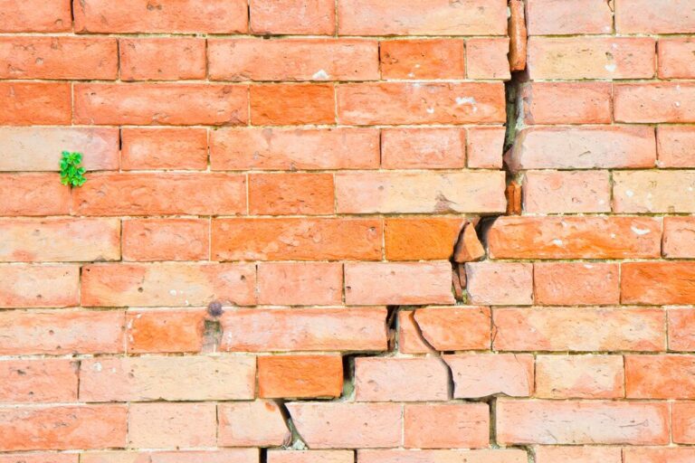 masonry crack